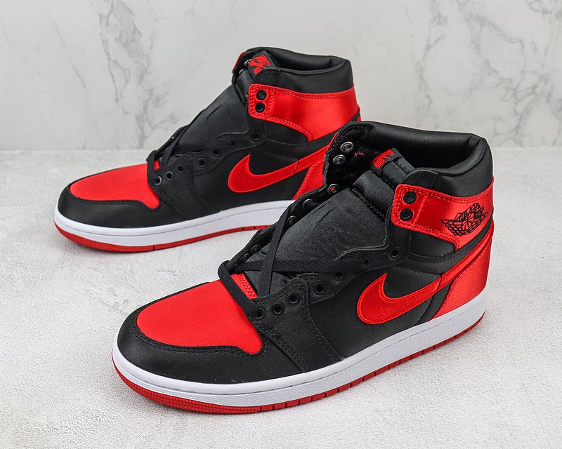 Air Jordan 1 Retro High "Satin Bred" фото № 5