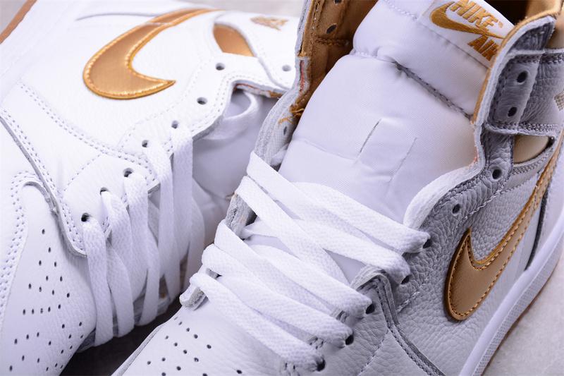 Air Jordan 1 High OG "Metallic Gold" фото № 3