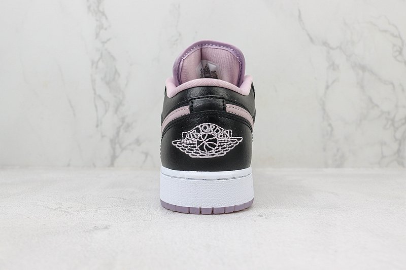 Air Jordan 1 Low "Black/Iced Lilac" фото № 9