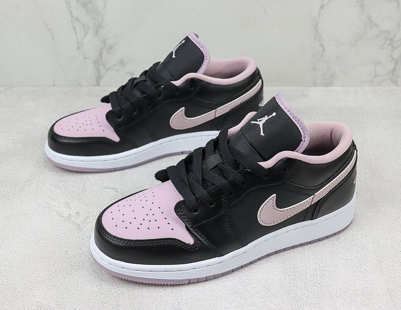 Air Jordan 1 Low "Black/Iced Lilac" фото № 5