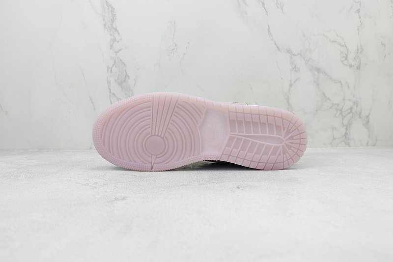 Air Jordan 1 Low "Black/Iced Lilac" фото № 8