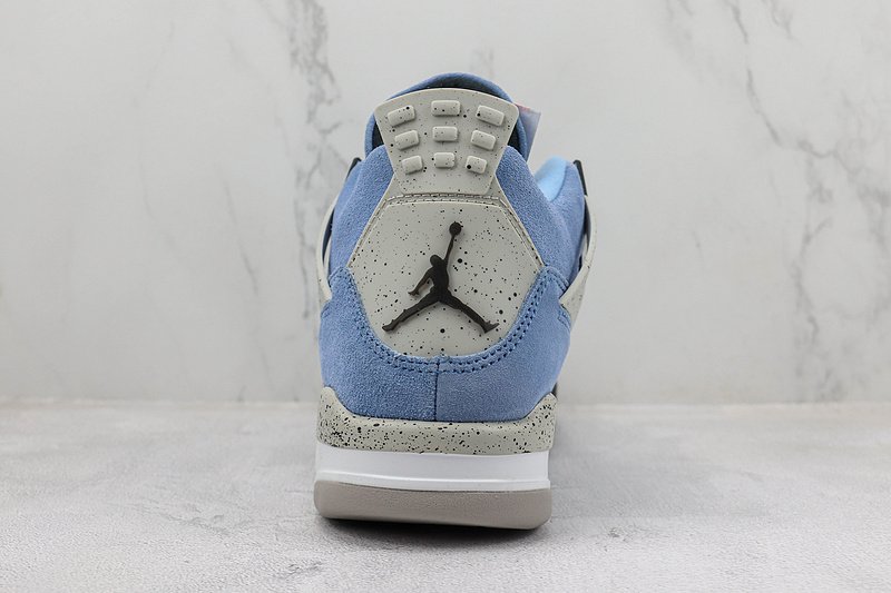 Air Jordan 4 Retro "University Blue" фото № 9
