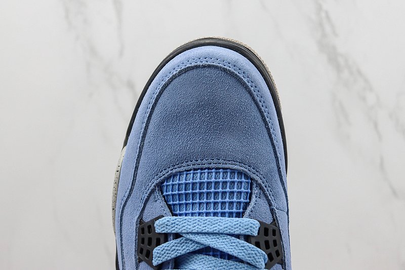 Air Jordan 4 Retro "University Blue" фото № 4