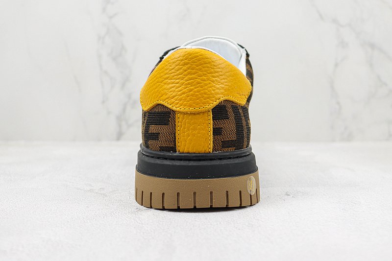 Fendi Roma 2023 "Black/Brown/White/Yellow" фото № 9