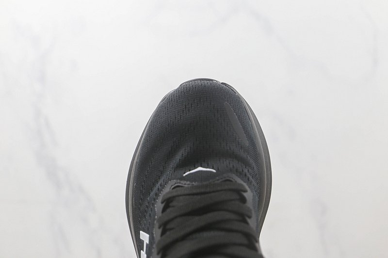 Hoka One One Running Bondi 8 "Black/White" фото № 3