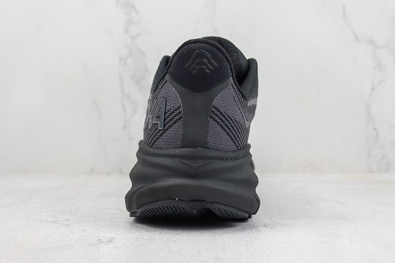 Hoka One One Clifton 9 "Triple Black" фото № 9