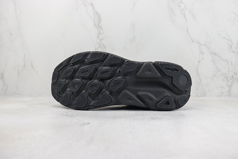 Hoka One One Clifton 9 "Triple Black" фото № 8