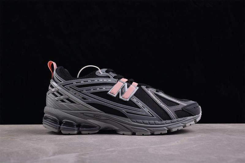 New Balance 1906R "Black/Pink Moon" фото № 2