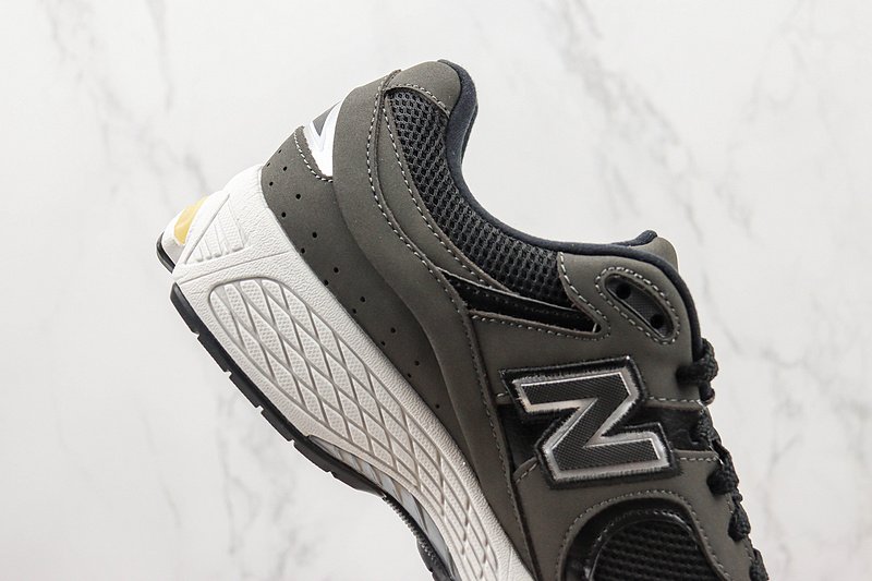 New Balance 2002R "Dark Grey/Green" фото № 3