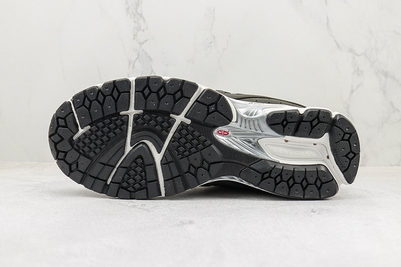 New Balance 2002R "Dark Grey/Green" фото № 8