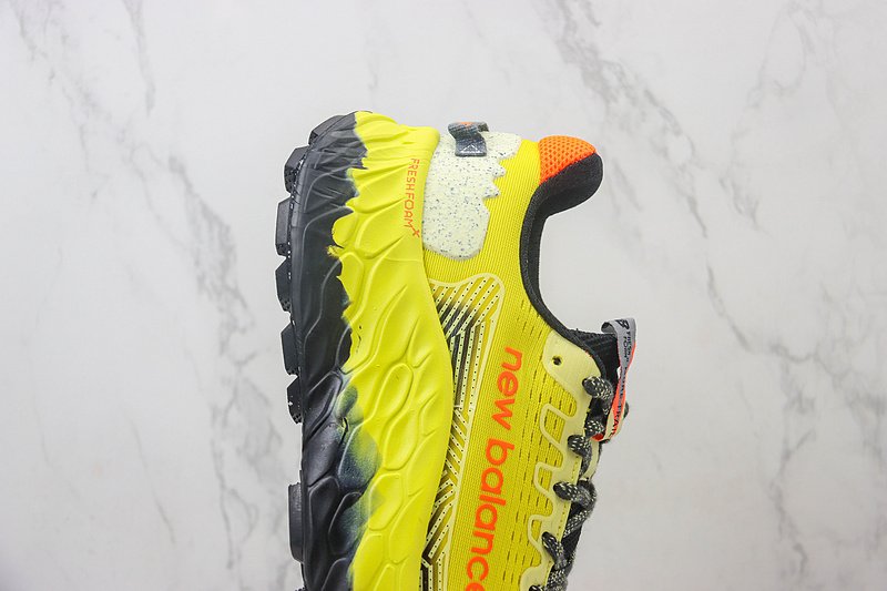 New Balance Fresh Foam X More Trail V3 "Yellow/Black" фото № 3