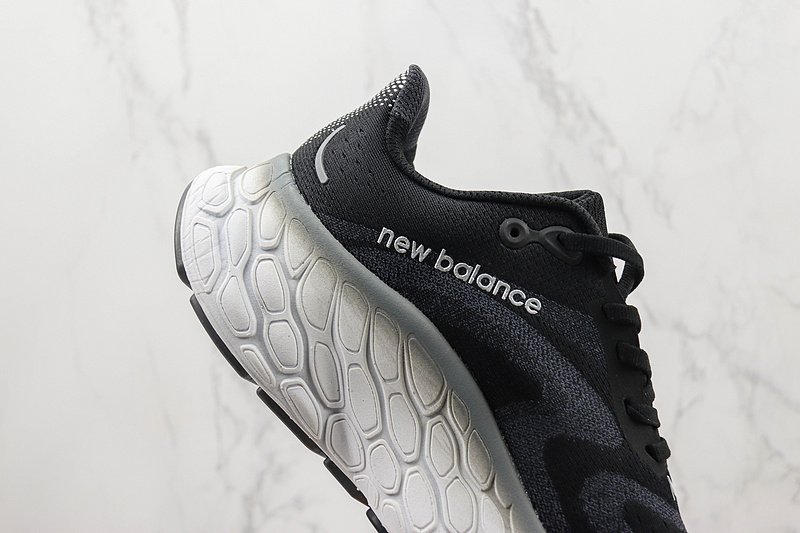 New Balance Fresh Foam X More V4 "Black/White" фото № 3
