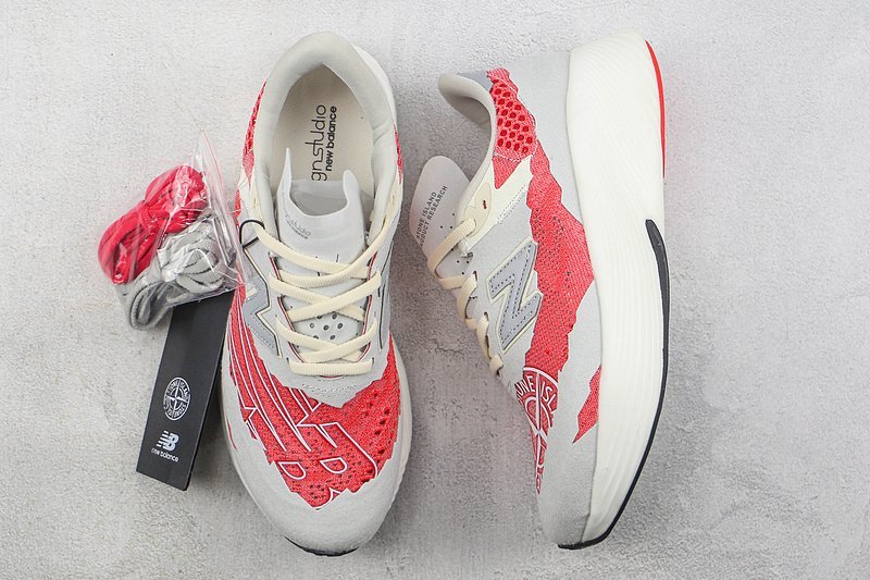 Stone Island x Tokio Design Studio x New Balance FuelCell RC Elite V2 "Energy Red" фото № 6