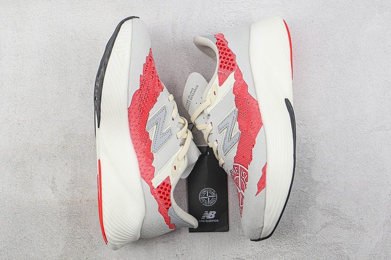 Stone Island x Tokio Design Studio x New Balance FuelCell RC Elite V2 "Energy Red" фото № 7