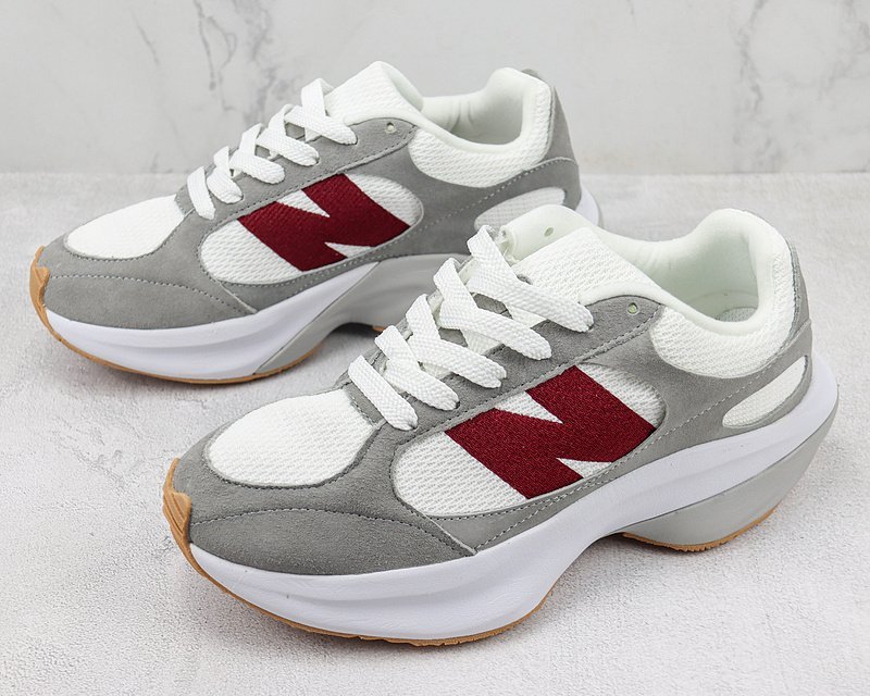 AURALEE x New Balance Warped Runner "Sea Salt/Sandstone" фото № 5