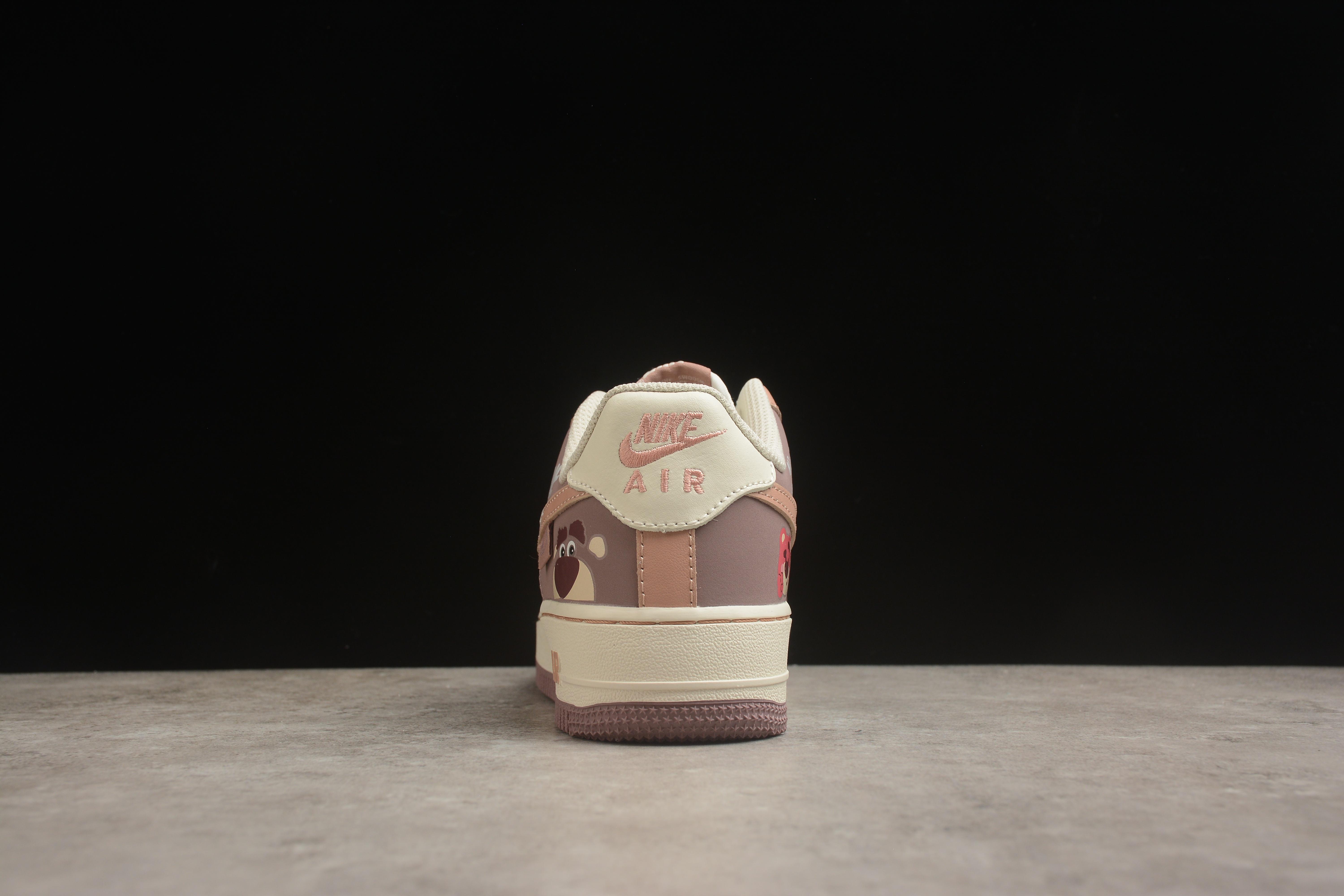 Nike Air Force 1 Low "Strawberry Bear" фото № 5