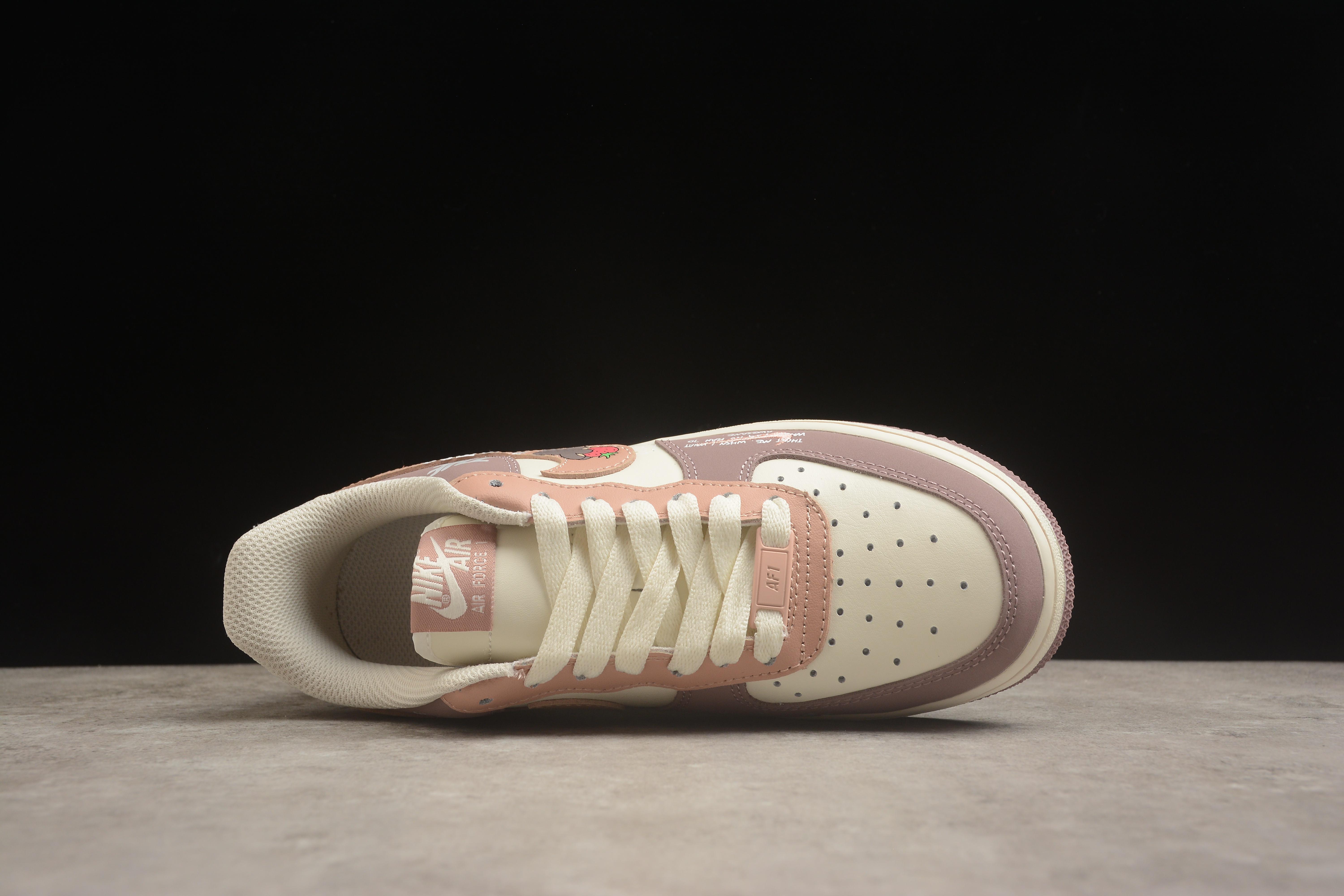 Nike Air Force 1 Low "Strawberry Bear" фото № 3