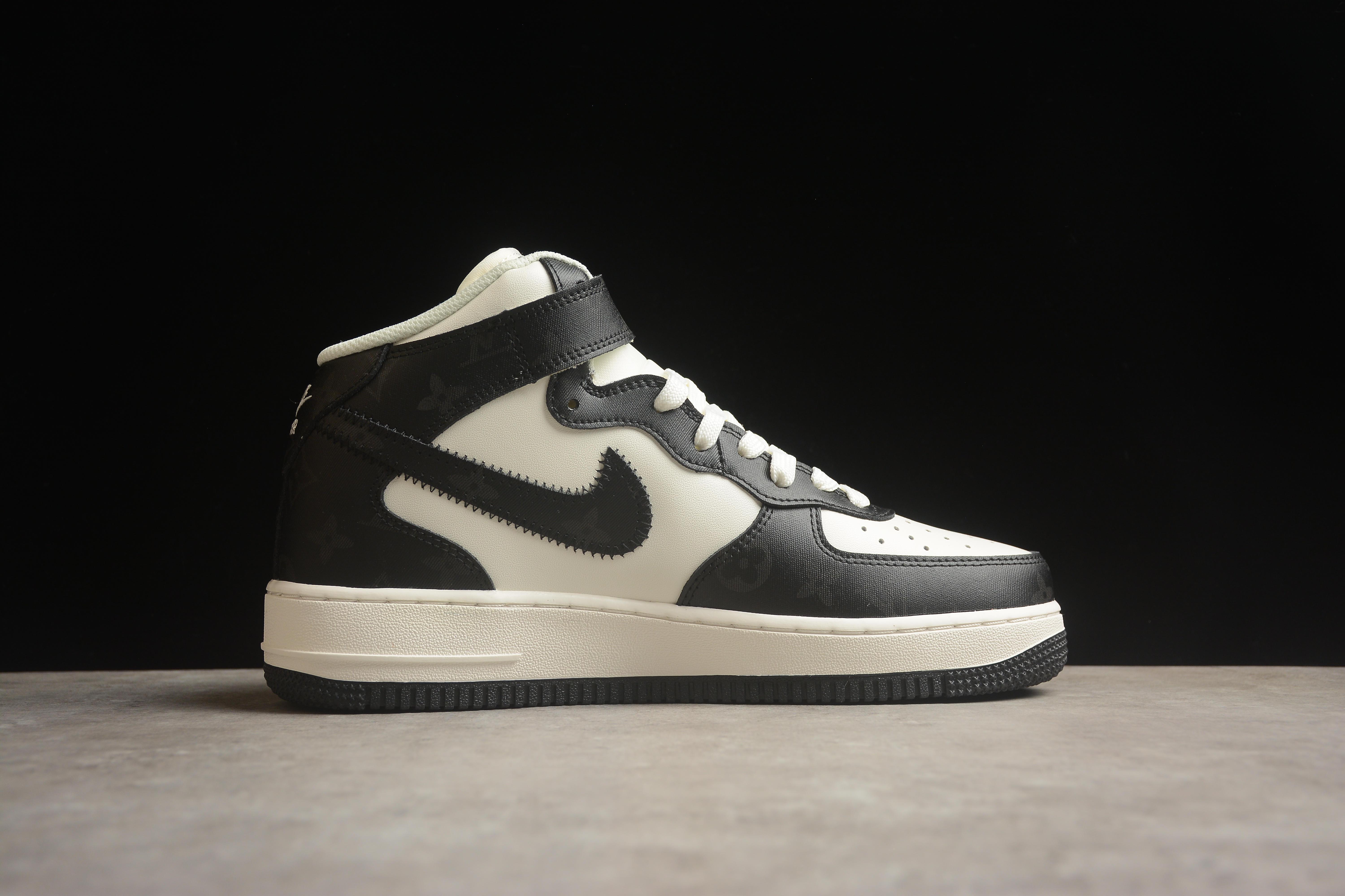 Nike Air Force 1 Mid "Black/White" фото № 2