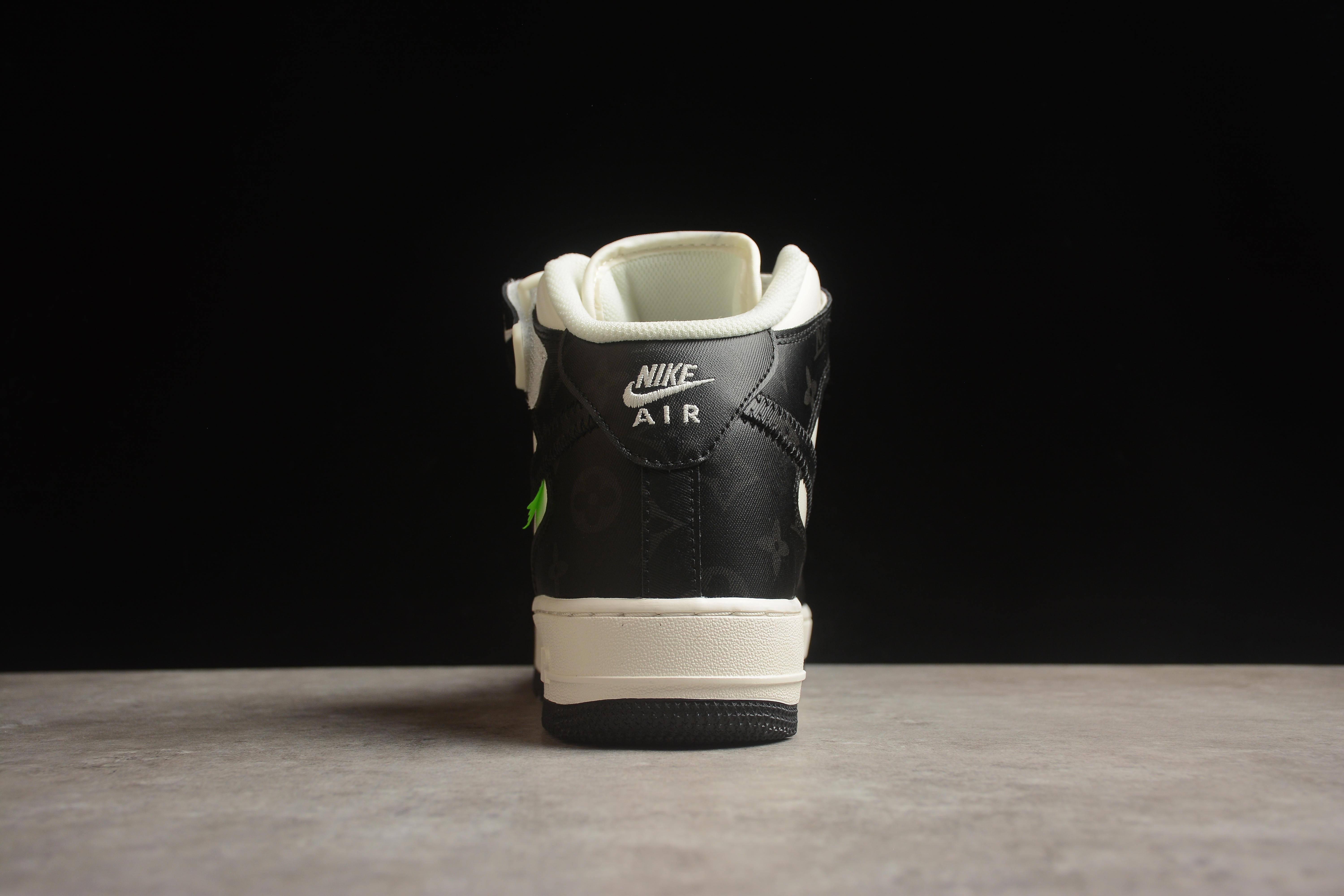 Nike Air Force 1 Mid "Black/White" фото № 5