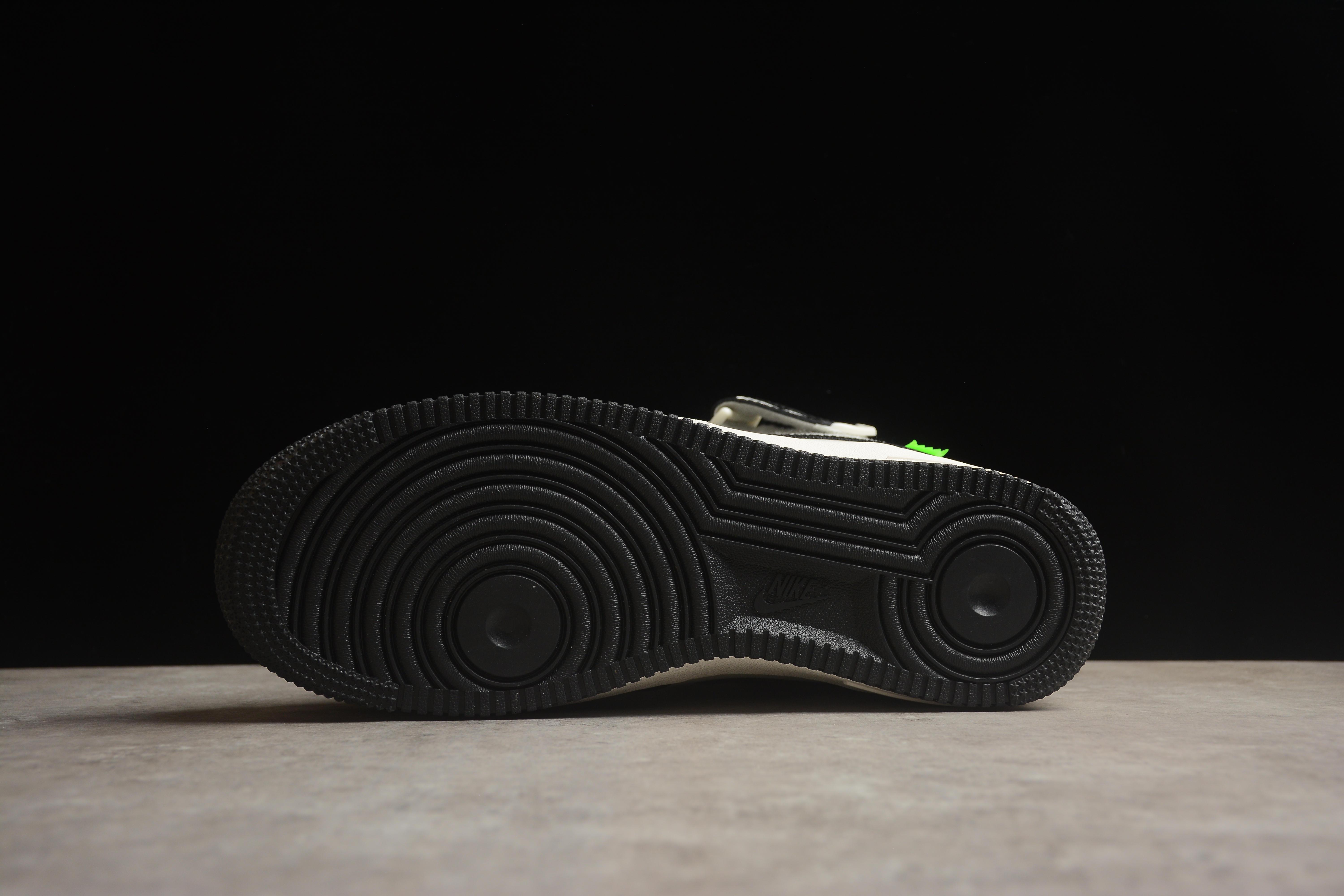 Nike Air Force 1 Mid "Black/White" фото № 4