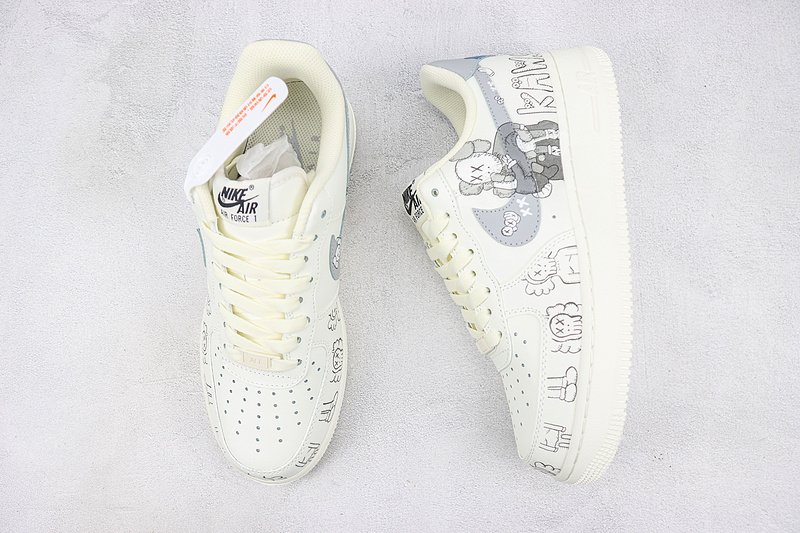KAWS x Nike Air Force 1 Low "White/Grey/Black" фото № 6