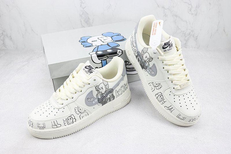KAWS x Nike Air Force 1 Low "White/Grey/Black" фото № 7