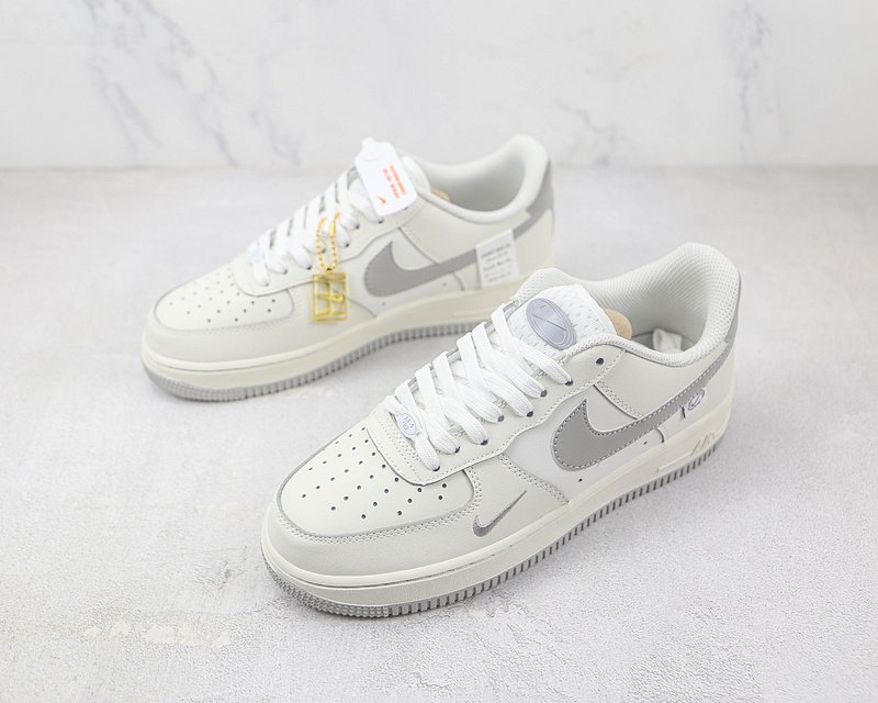 Nike Air Force 1 Low "Silver Snow" фото № 5