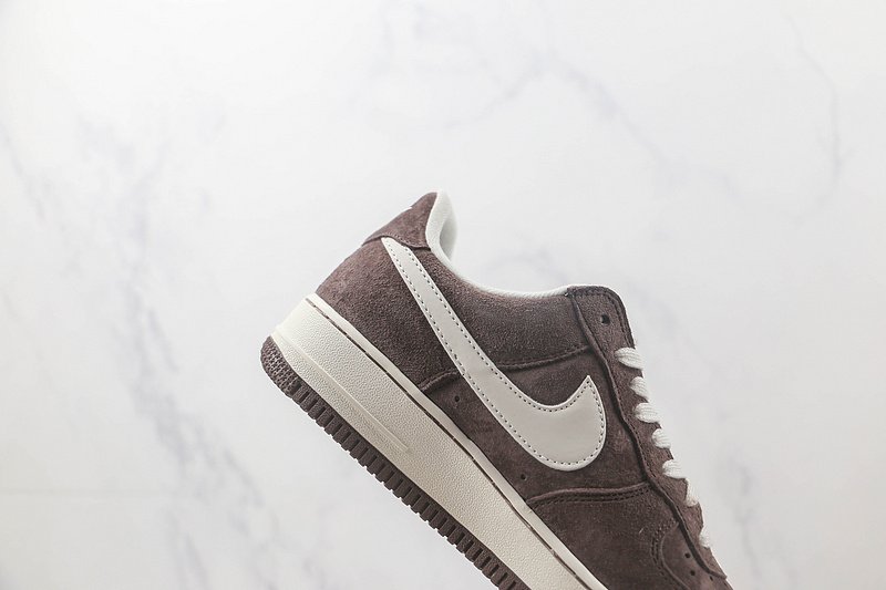 Nike Air Force 1 07 Low "Chocolate/White" фото № 3
