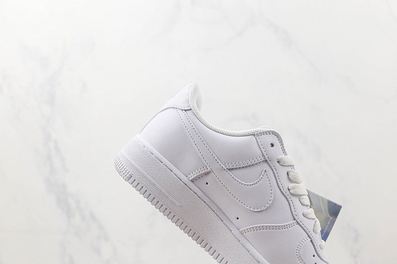 Nike Air Force 1 07 Low "Retro Triple White" фото № 3