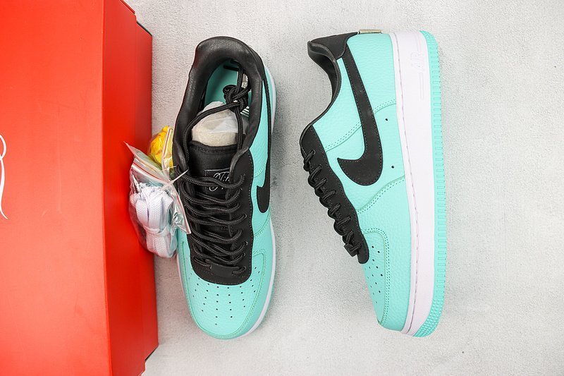 Tiffany & Co. x Nike Air Force 1 Low "Turquoise/Black" фото № 6