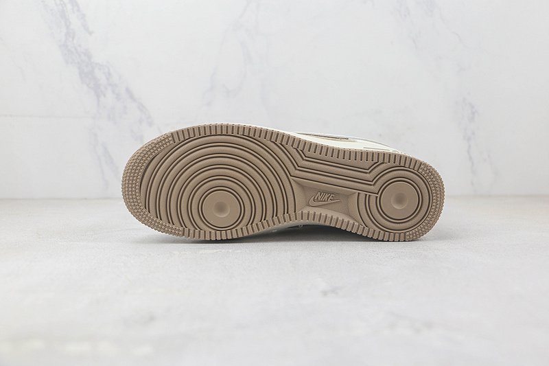 Nike Air Force 1 Low "Silver Swoosh/Gray/Brown" фото № 8