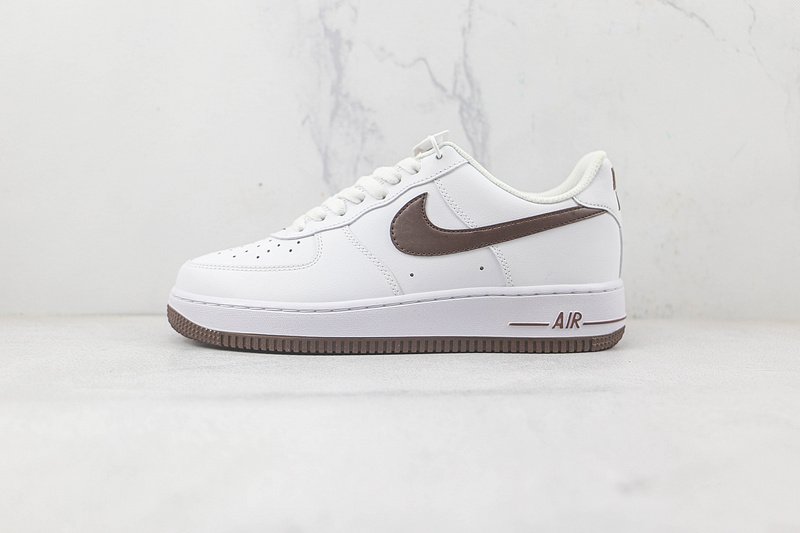 Nike Air Force 1 Low "Color of the Month White/Chocolate" фото № 2