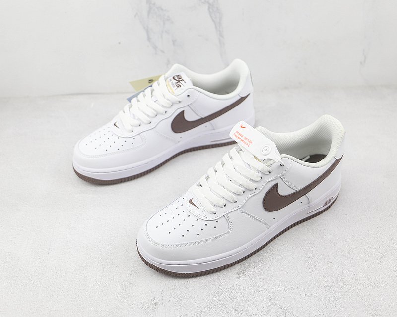 Nike Air Force 1 Low "Color of the Month White/Chocolate" фото № 5