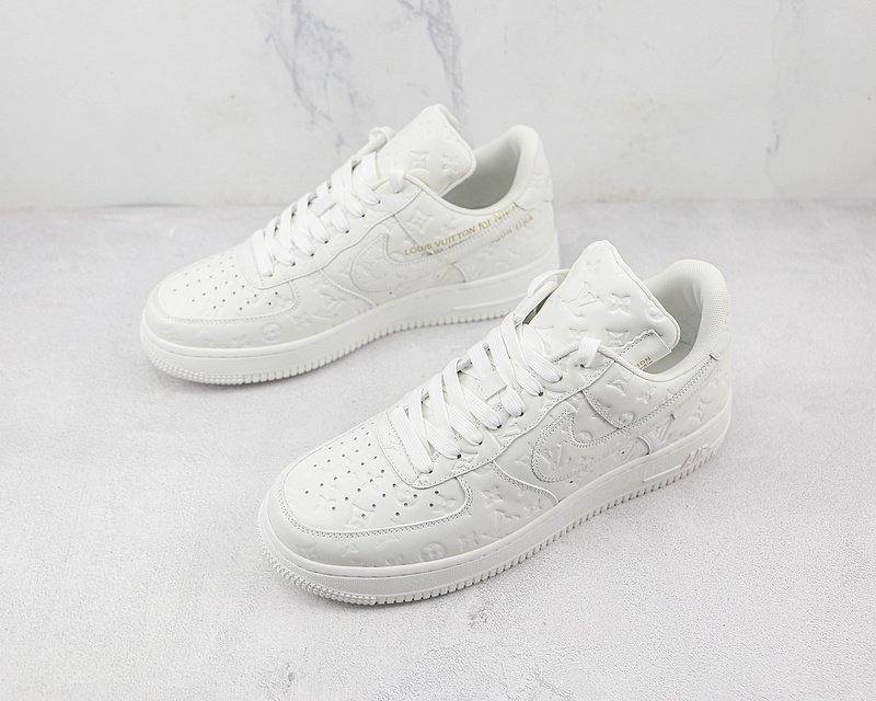 Louis Vuitton x Nike Air Force 1 Low "Triple White" фото № 5
