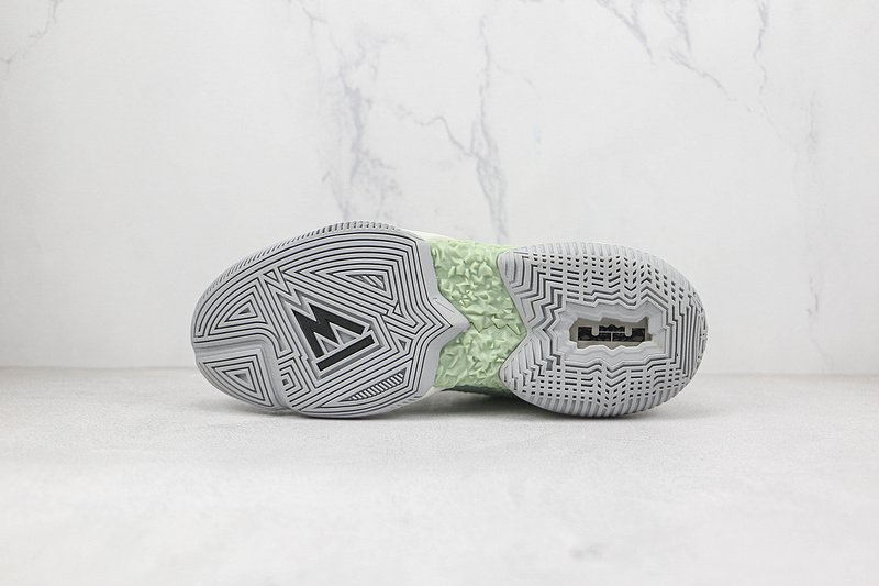 Nike LeBron Ambassador 13 "Empire Jade" фото № 8