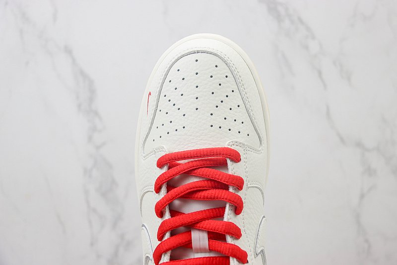 Supreme x Nike Dunk Low "Off White/Red" фото № 4