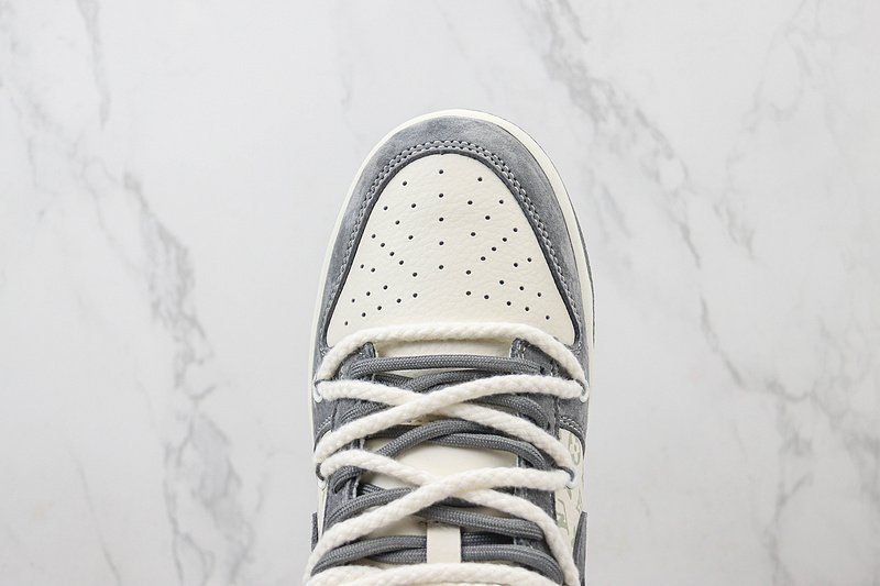 Louis Vuitton x Nike Dunk Low "Shadow Grey/White/Double Lacing" фото № 4