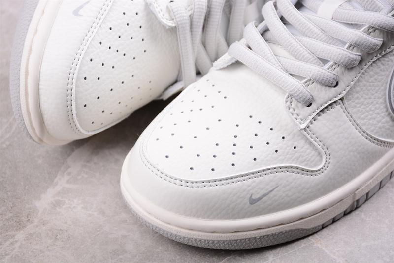 Supreme x Nike SB Dunk Low "Gray" фото № 4