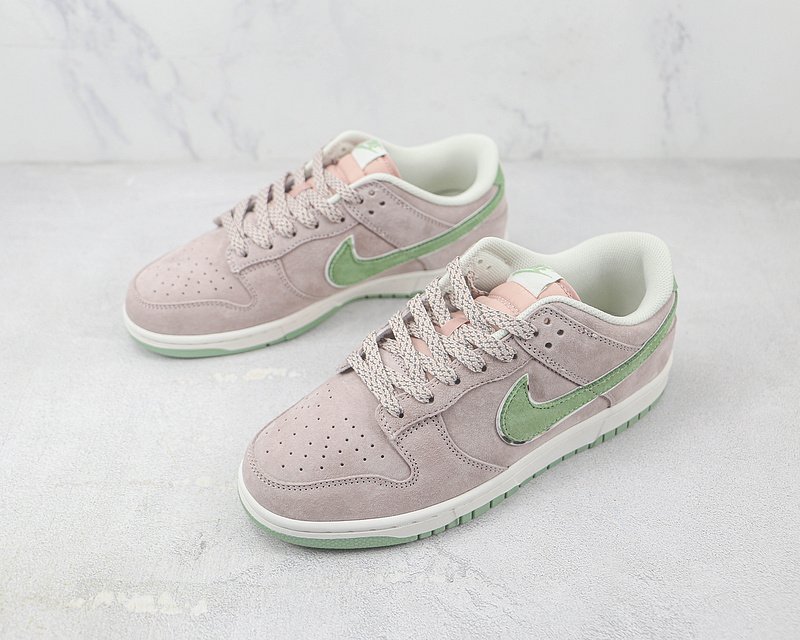 Otomo Katsuhiro x Nike SB Dunk Low "Grey with Green" фото № 5