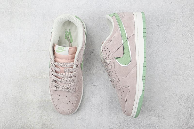 Otomo Katsuhiro x Nike SB Dunk Low "Grey with Green" фото № 6