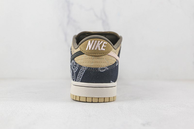 Travis Scott x Nike SB Dunk Low "Black/Parachute Beige-Petra Brown" фото № 8