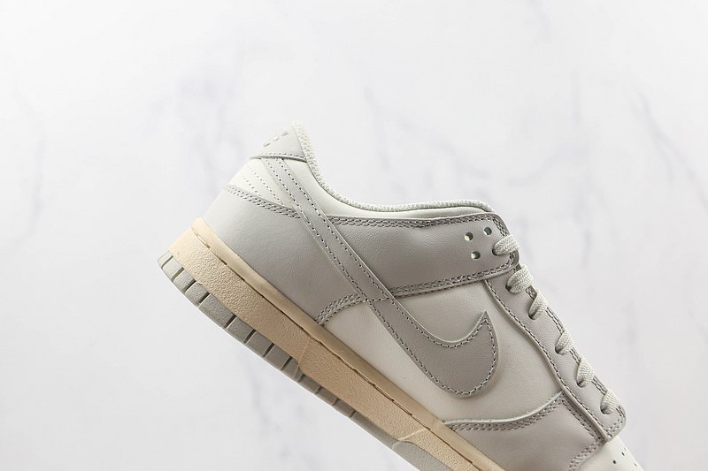 Nike Dunk Low "Sail Light Bone" фото № 4