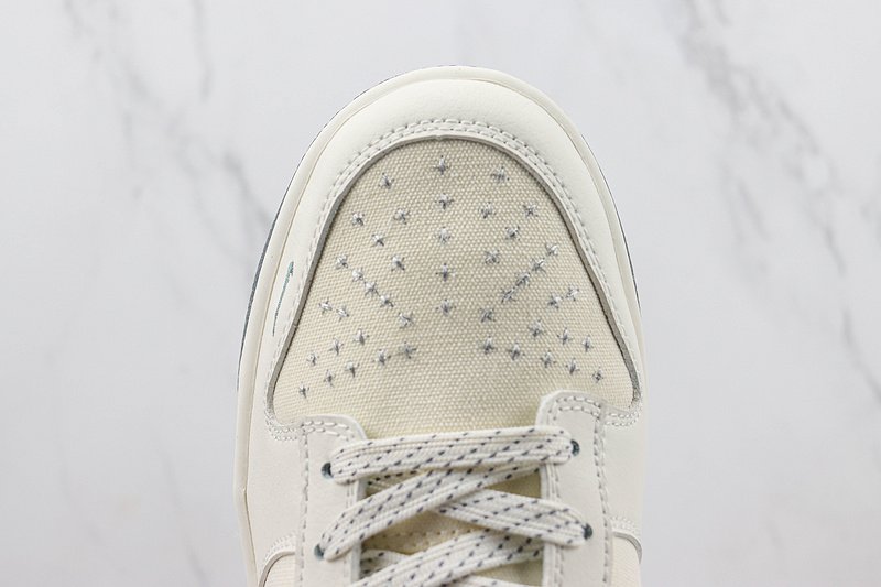 Nike SB Dunk Low "TS Sail Grey/White" фото № 4