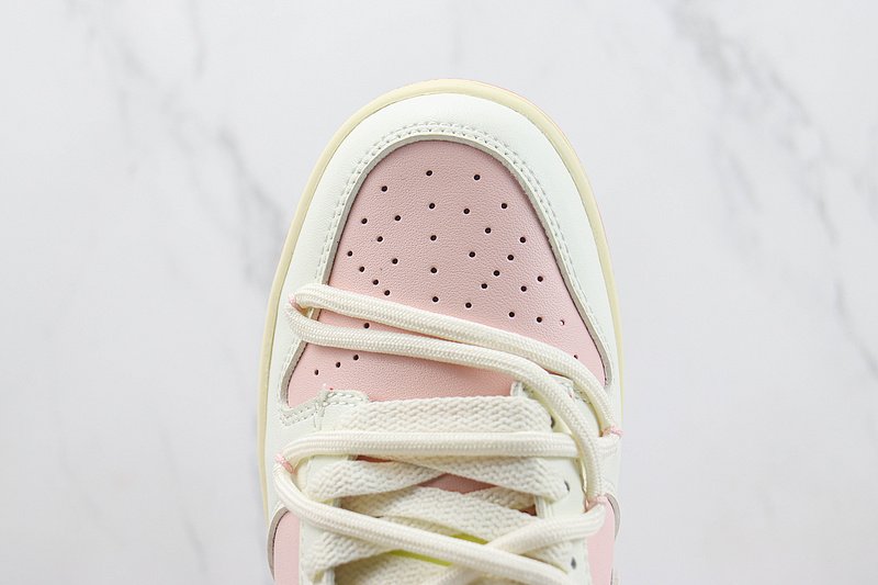 Nike Dunk Low "Strawberry/White/Cream" фото № 4