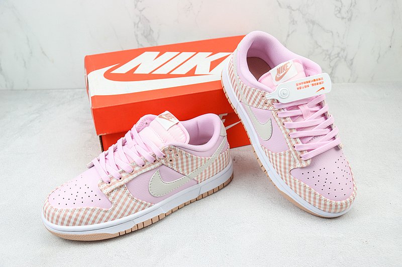 Nike Dunk Low "Pink Gingham" фото № 7
