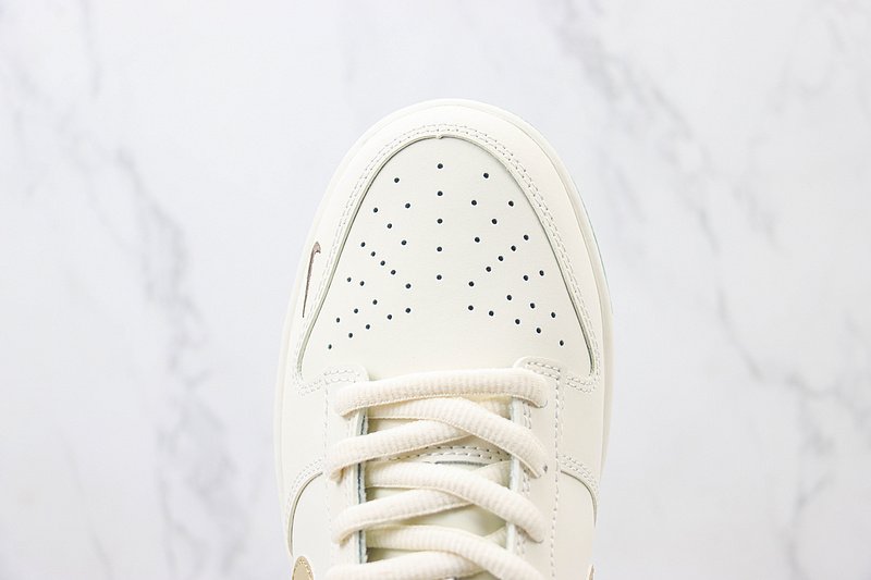 A Bathing Ape x Nike Dunk Low "Cream/Lawn Green/Mini Swoosh" фото № 4