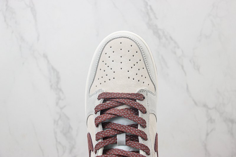 Otomo Katsuhiro x Nike Dunk Low "Desert Sand/Matte Brown" фото № 4