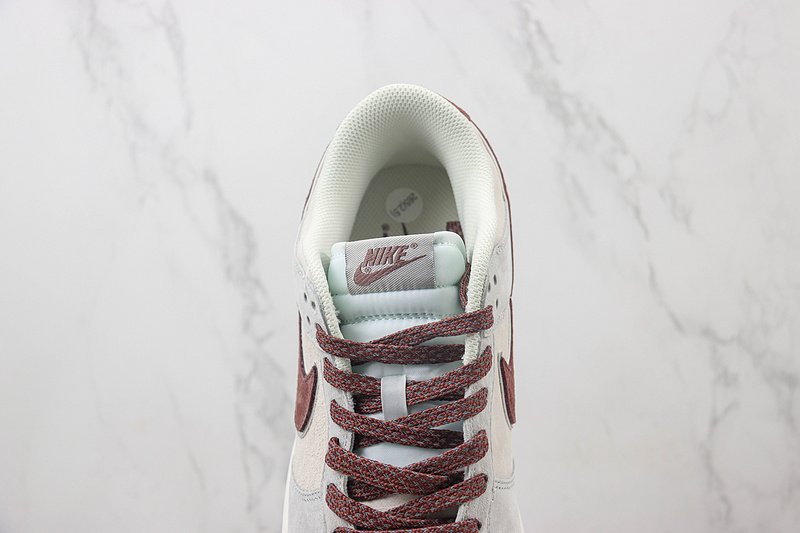 Otomo Katsuhiro x Nike Dunk Low "Desert Sand/Matte Brown" фото № 5