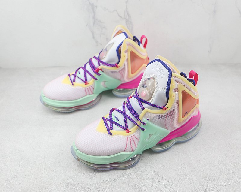 Nike LeBron 19 EP "Valentine’s Day" фото № 5