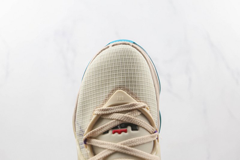 Nike LeBron 19 "Minneapolis Lakers" фото № 3